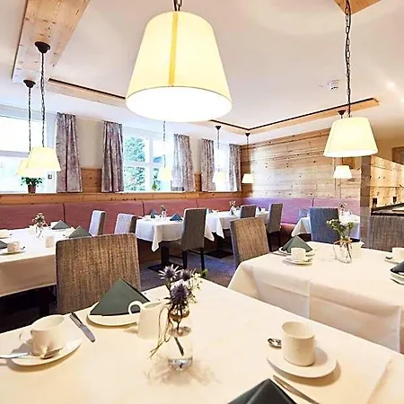 Hotel Linde 3*